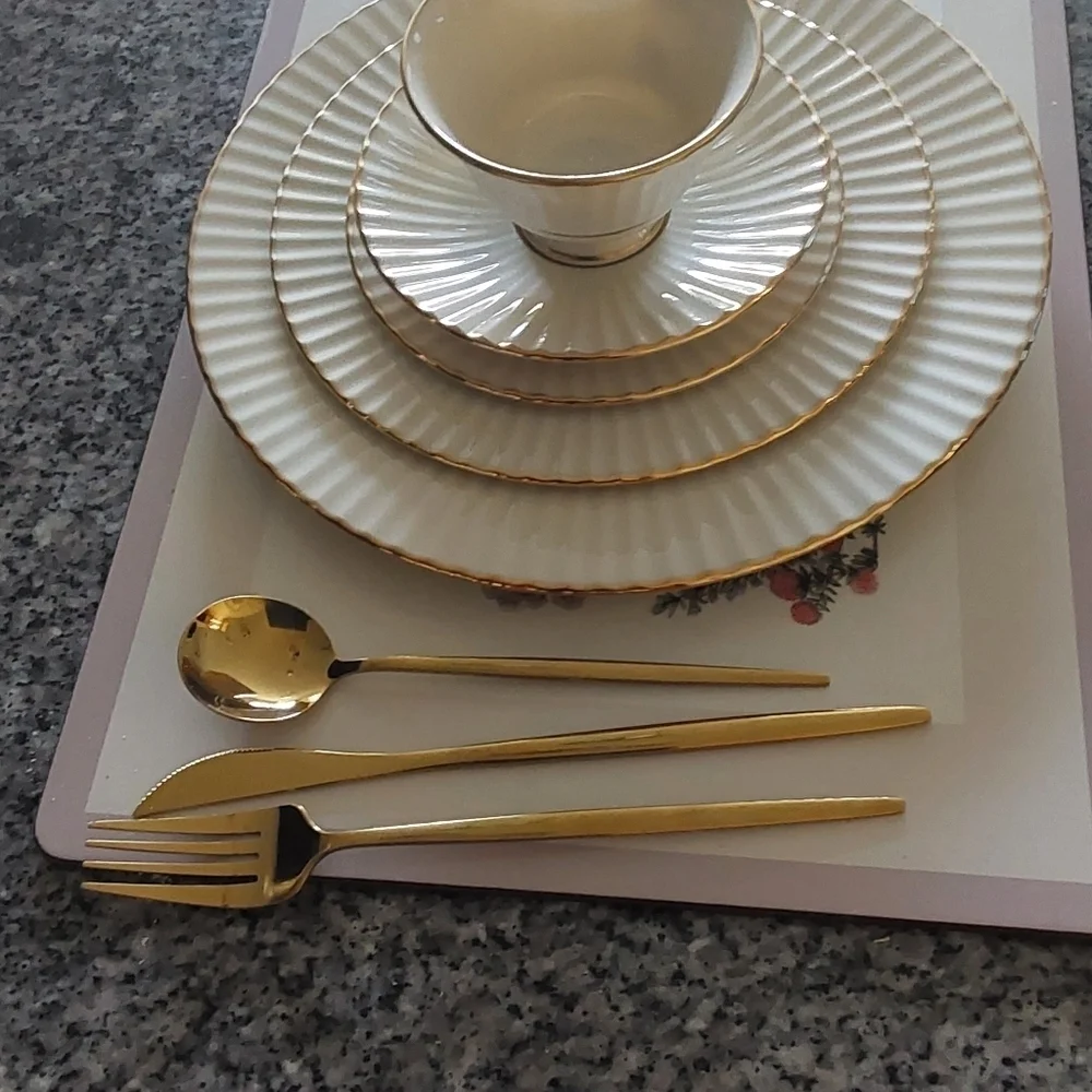 LENOX CITATION GOLD 5‎ PIECES VINTAGE DINNER .